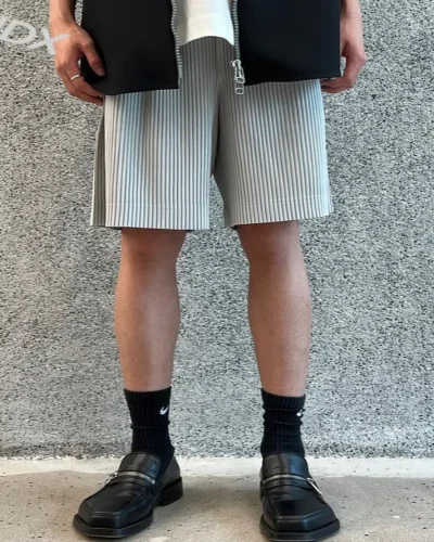 2025 Summer New High Quality Niche Miyake Pleated Tie Shorts High Waist Straight Fashion Design Men's Five-minute Pants Spot