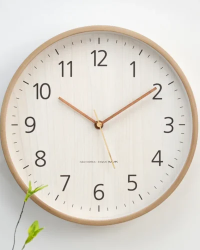 Wooden simple modern wall clock Living room creativity Fashion watch Nordic clock Bedroom mute Living room decoration