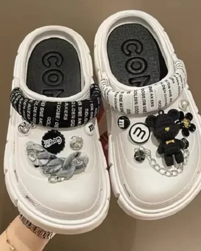 Fashion Charms Clogs New Arrival Thick Sole Outdoor Women Slippers High Quality Summer Beach Sandals For Girls