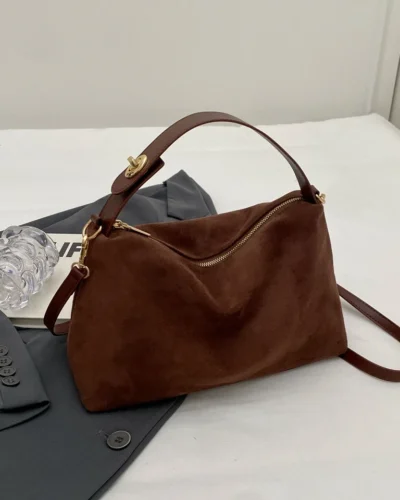 Advanced Retro Bag for Women's 2024 New Textured Frosted Shoulder Bag with Large Capacity Crossbody Commuting Tote Bag
