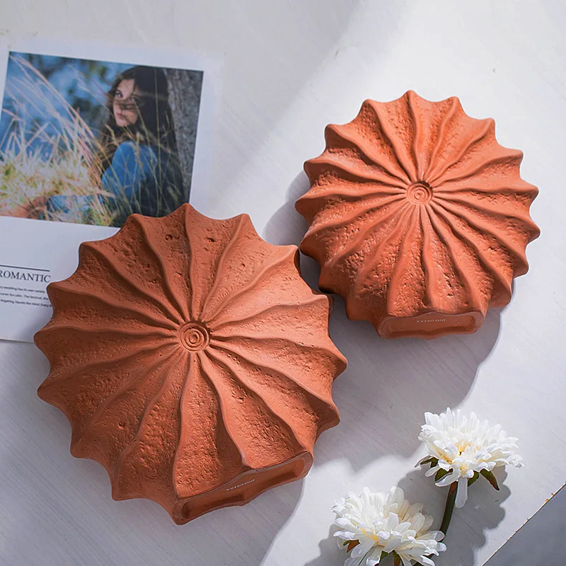 Red Ceramic Vases With A Sense of Luxury And High Aesthetic Value. Creative Nordic High-end Decoration - Image 4