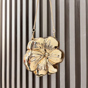 Fashionable Colorful Women's Shoulder Bag Metallic Clutch Bag Flower Shape Mini Women Evening Party Cute Shiny Purse Gold Silver