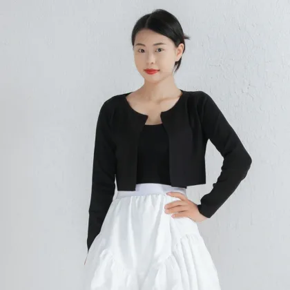 Blouses Black Cropped Knitted Sweater Korean Fashion Cardigan Female Women's Coat Spring 2025 Clothing Long Sleeve Top Jersey