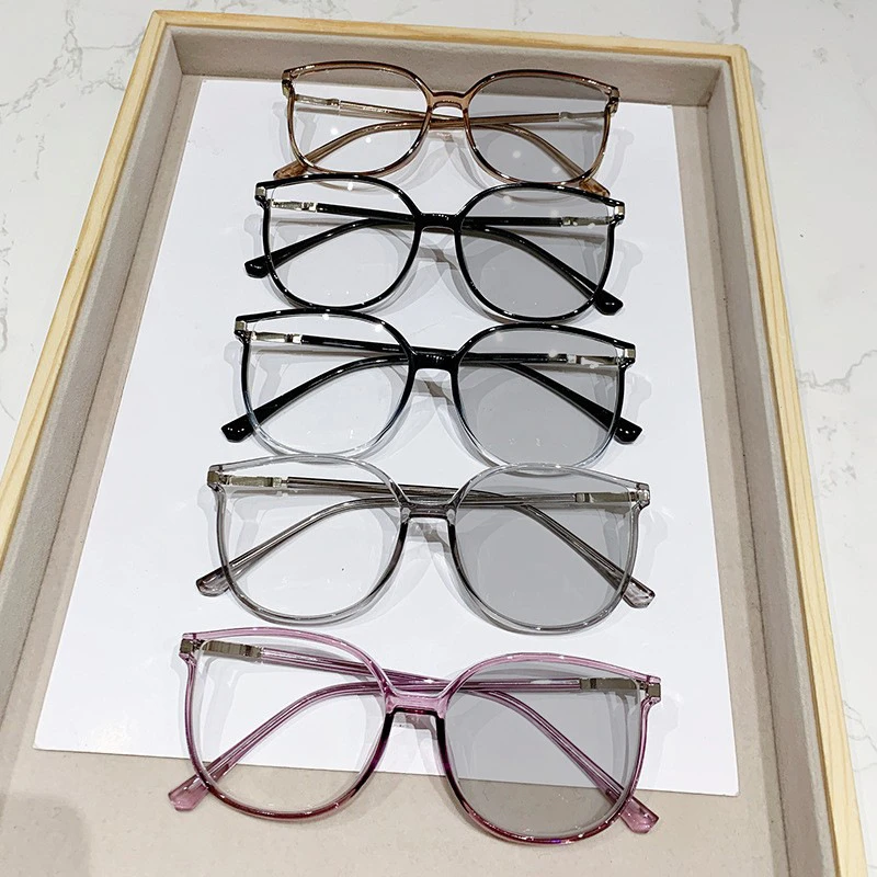 Sparkling Frame Photochromic Myopia Glasses for Women Oversized outdoor UV Near Sight Eyewear Fashion Eyeglasses Diopter To -4.0 - Image 4