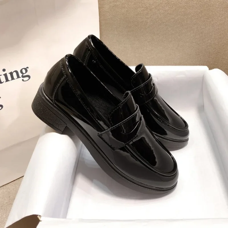 2024 New Fashion Patent Leather Loafers for Women Shoes Square Heel Slip on Office Lady Shoes Loafers Chaussure Femme - Image 2