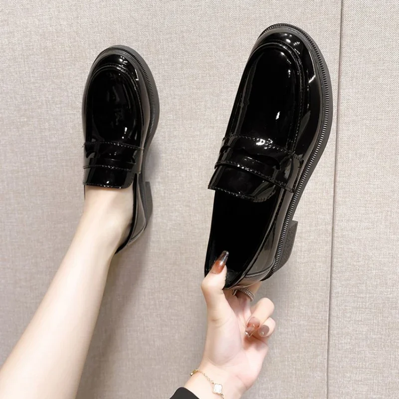 2024 New Fashion Patent Leather Loafers for Women Shoes Square Heel Slip on Office Lady Shoes Loafers Chaussure Femme - Image 3