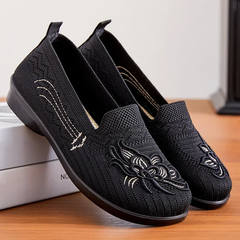 Chinese embroidery loafers women's shoes breathable mesh mom shoes traditional Chinese spring casual comfortable and lightweight - Image 3