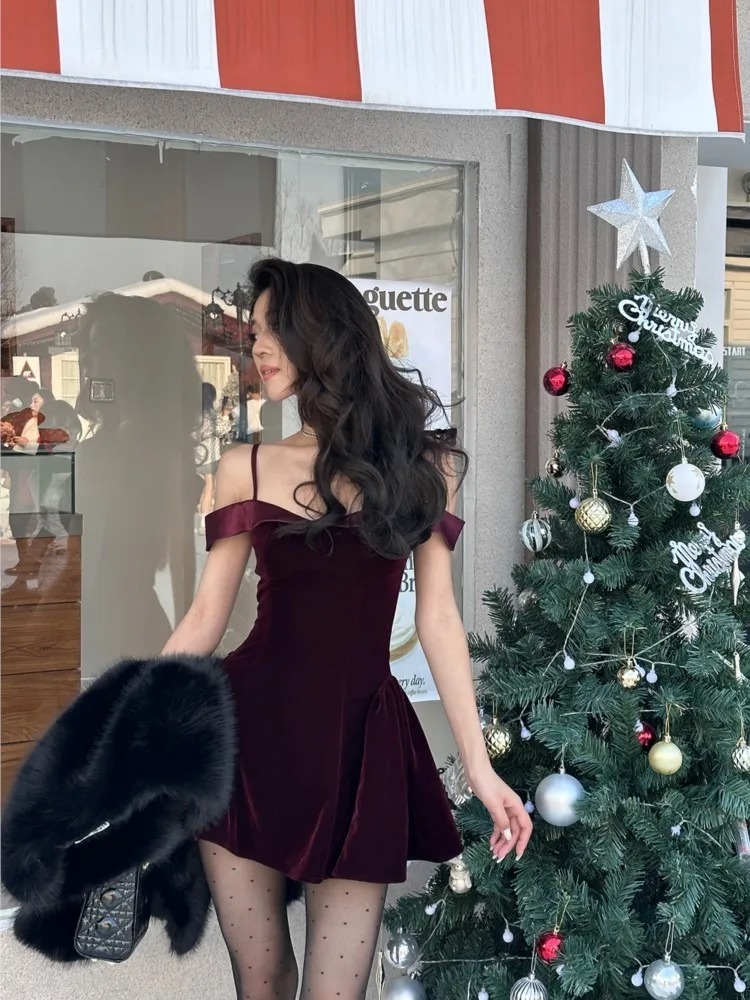 Women’s French Style Hepburn Mini Dress 2024 | Vintage Velvet Suspender Slim Party Dress - Image 6